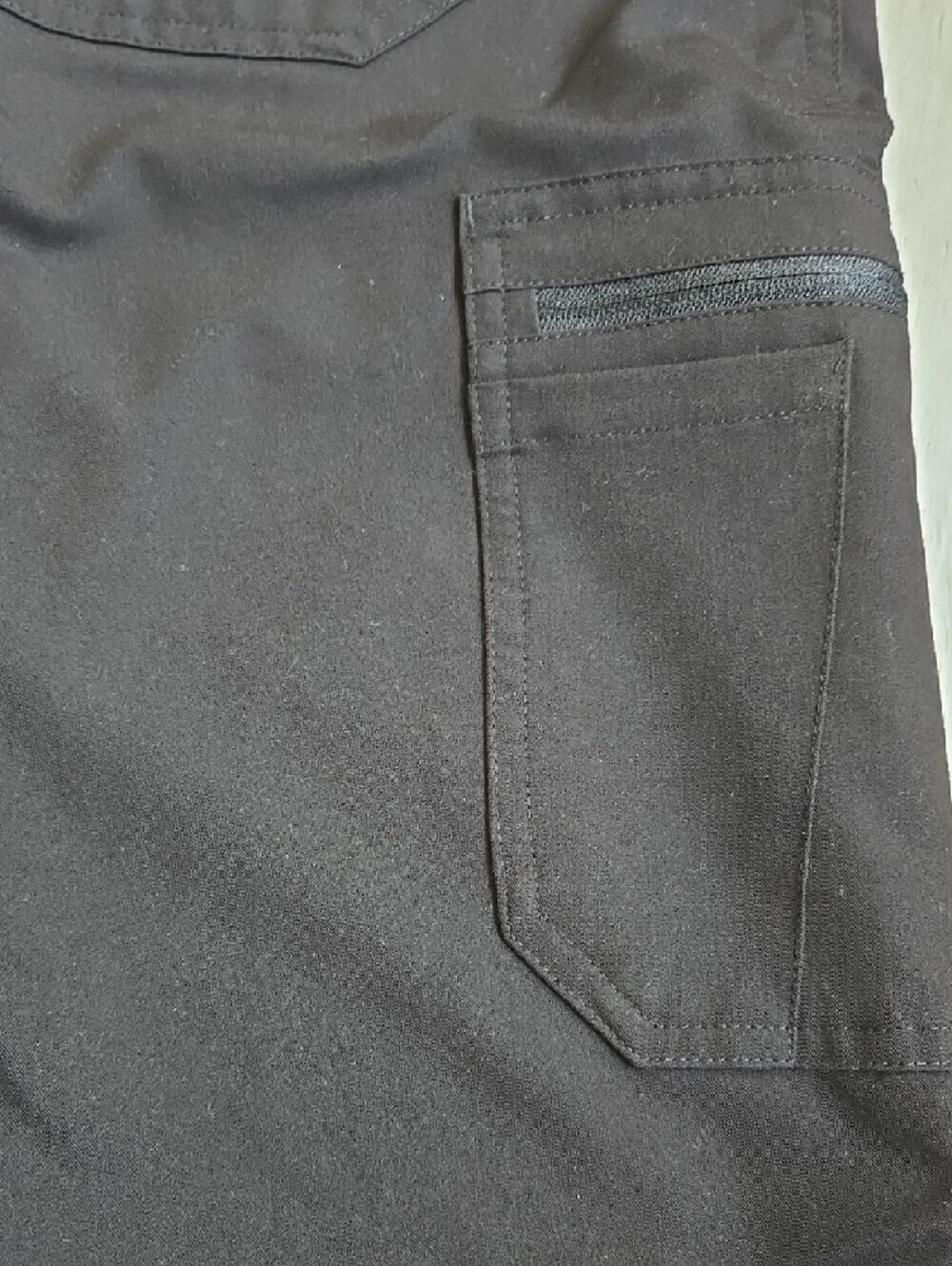 Figs Technical Collection -  Unisex Black cargo scrub pants, size S - Picture 10 of 17